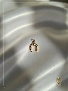 آویز نعل